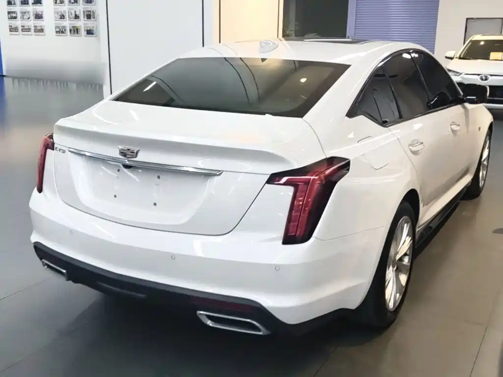Cadillac CT5 — миниатюра 7