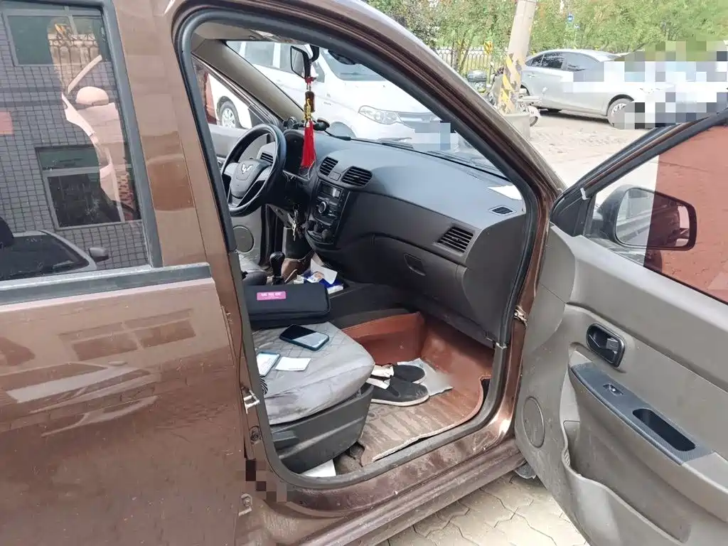 Wuling Hongguang — миниатюра 18