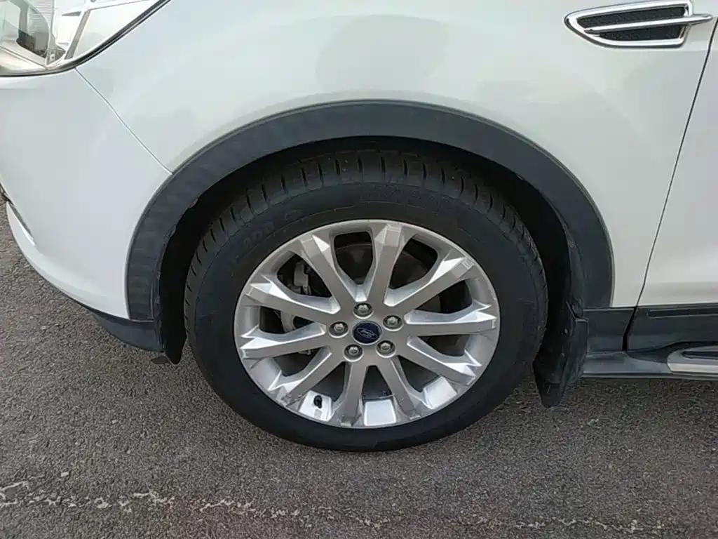 Ford Kuga — миниатюра 23