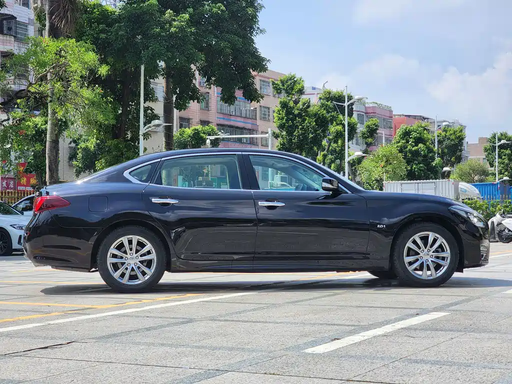 Infiniti Q70 — миниатюра 4