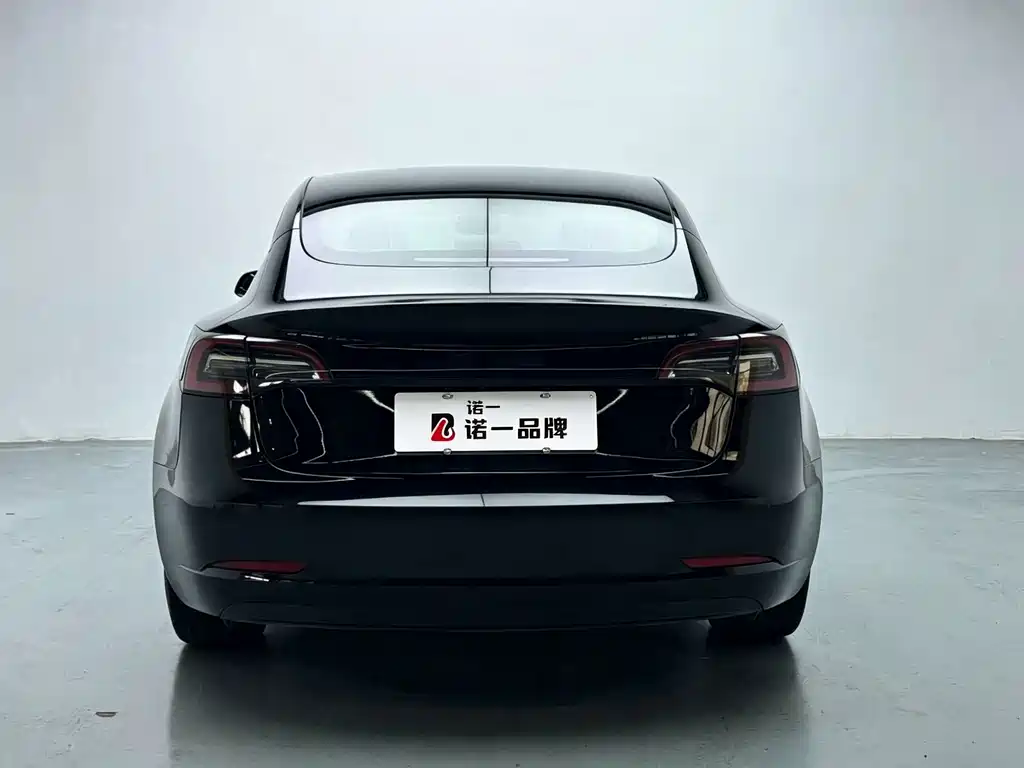 Tesla Model 3 — миниатюра 4