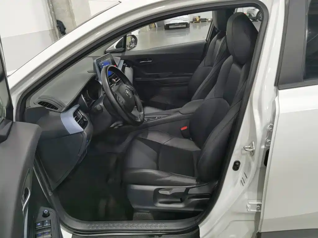 Toyota IZOA — миниатюра 10