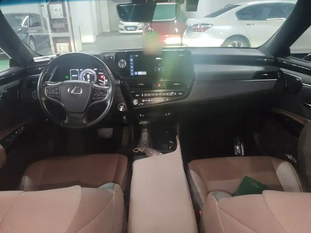 Lexus ES — миниатюра 13