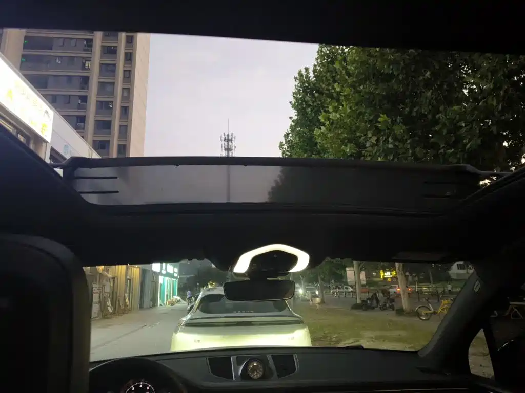 Porsche Macan — миниатюра 20