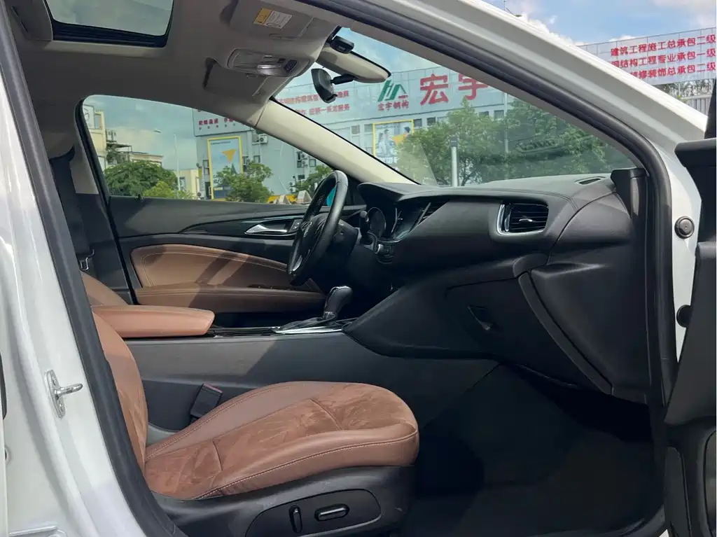 Buick Regal — миниатюра 13