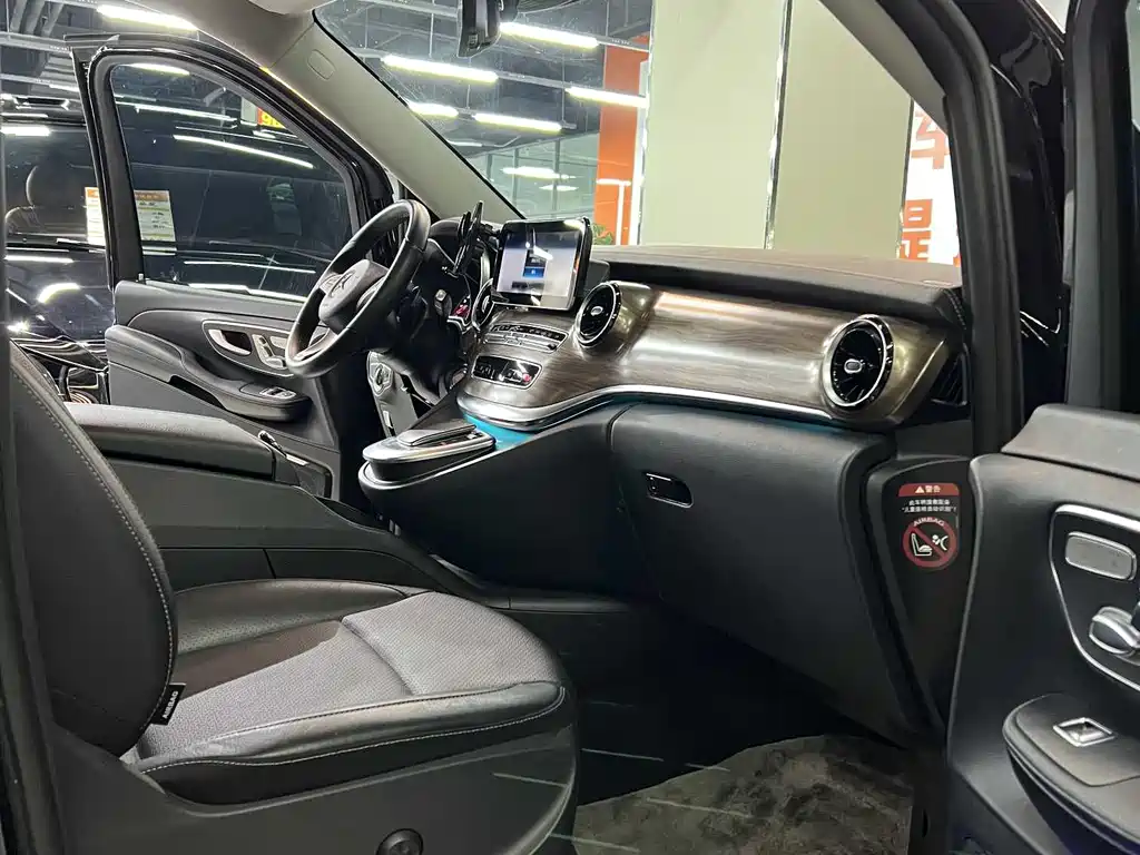 MERCEDES-BENZ V CLASS