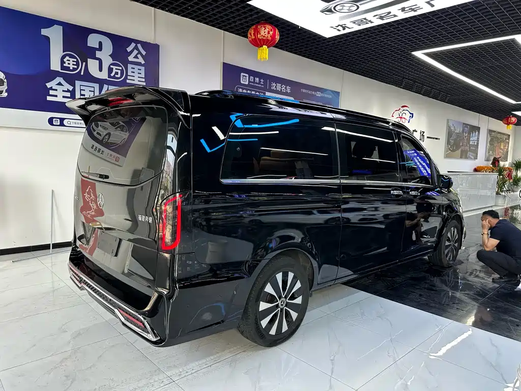Mercedes-Benz Vito 2021 2.0T Elite 7 мест