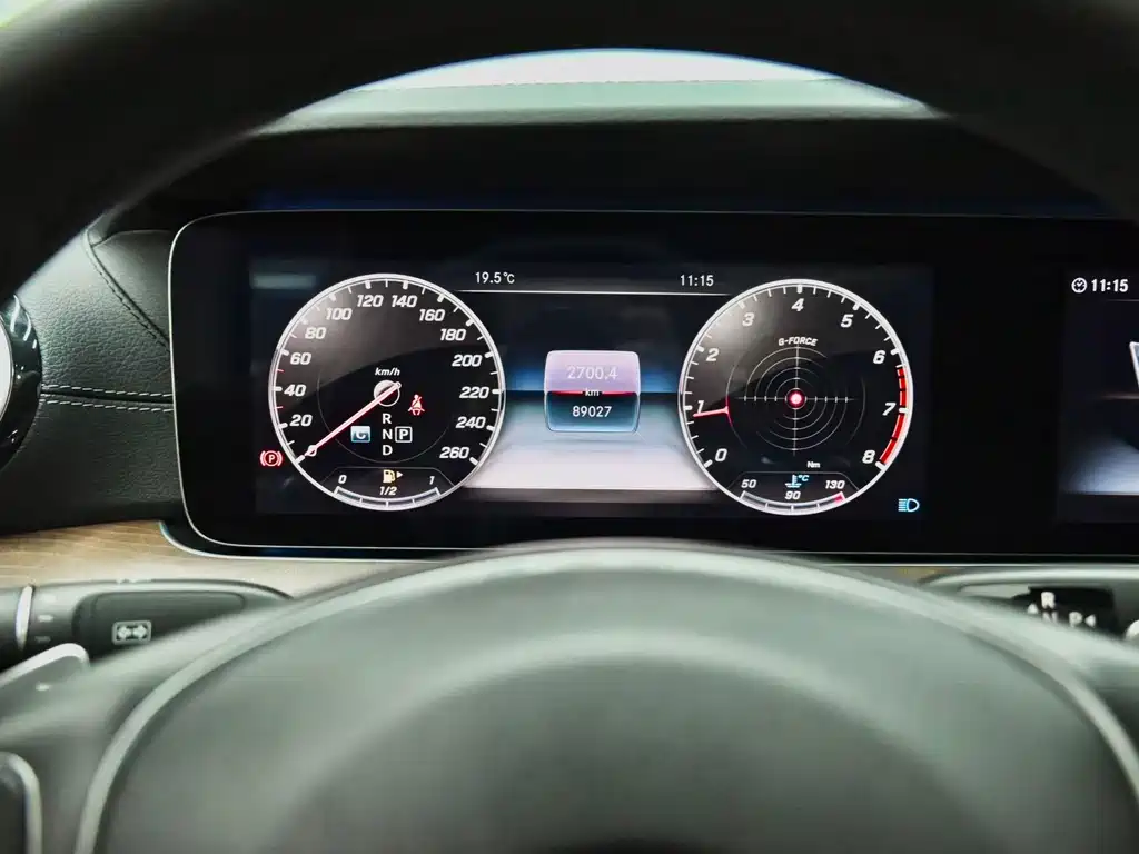 Mercedes-Benz E-Class — миниатюра 2