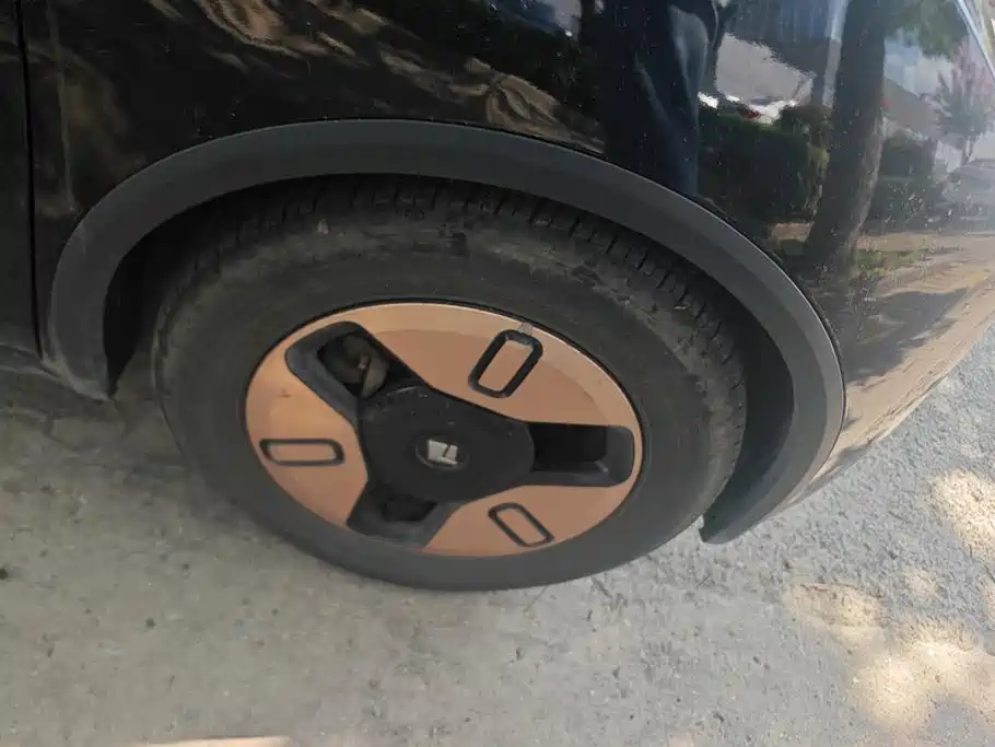 Baojun KiWi EV — миниатюра 6