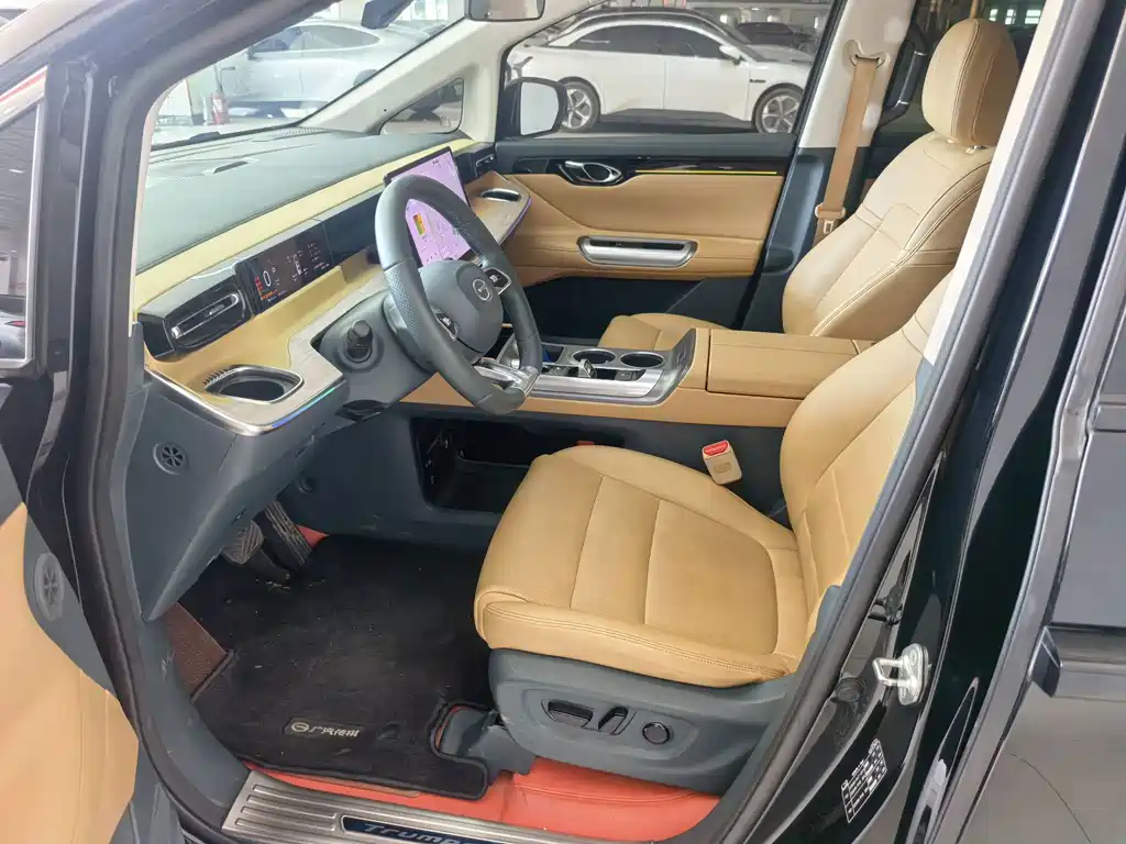 GAC Motor 传祺E8 PHEV — миниатюра 4