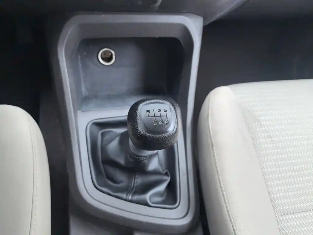 Wuling Hongguang V — миниатюра 13