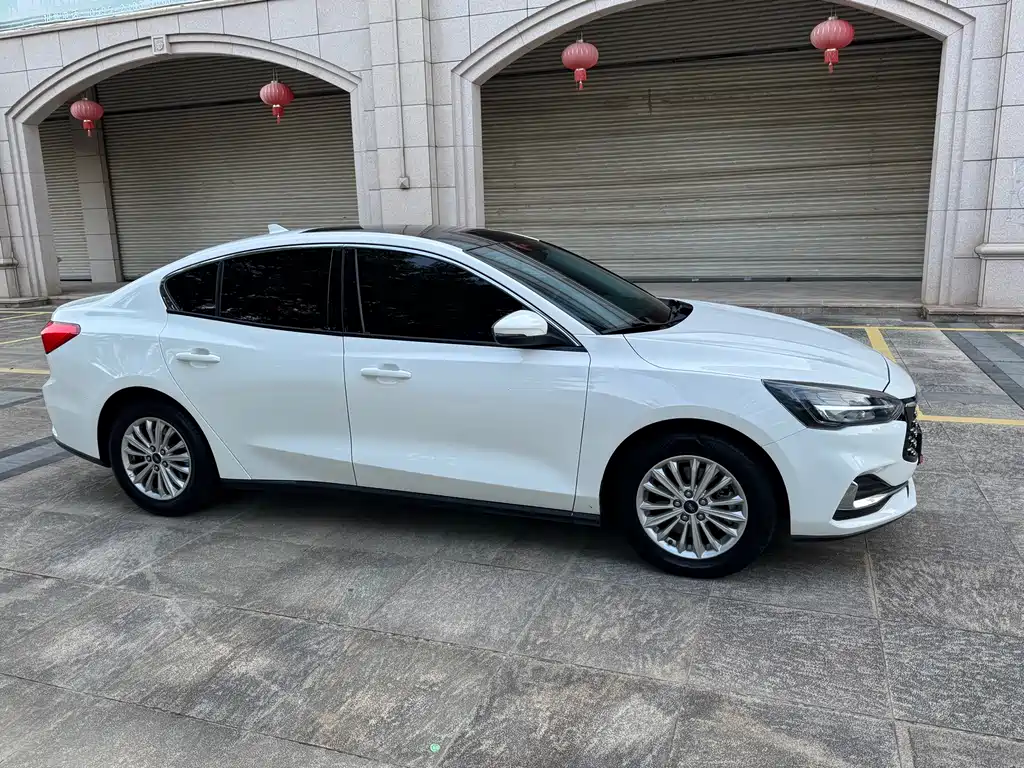 Ford Focus — миниатюра 3