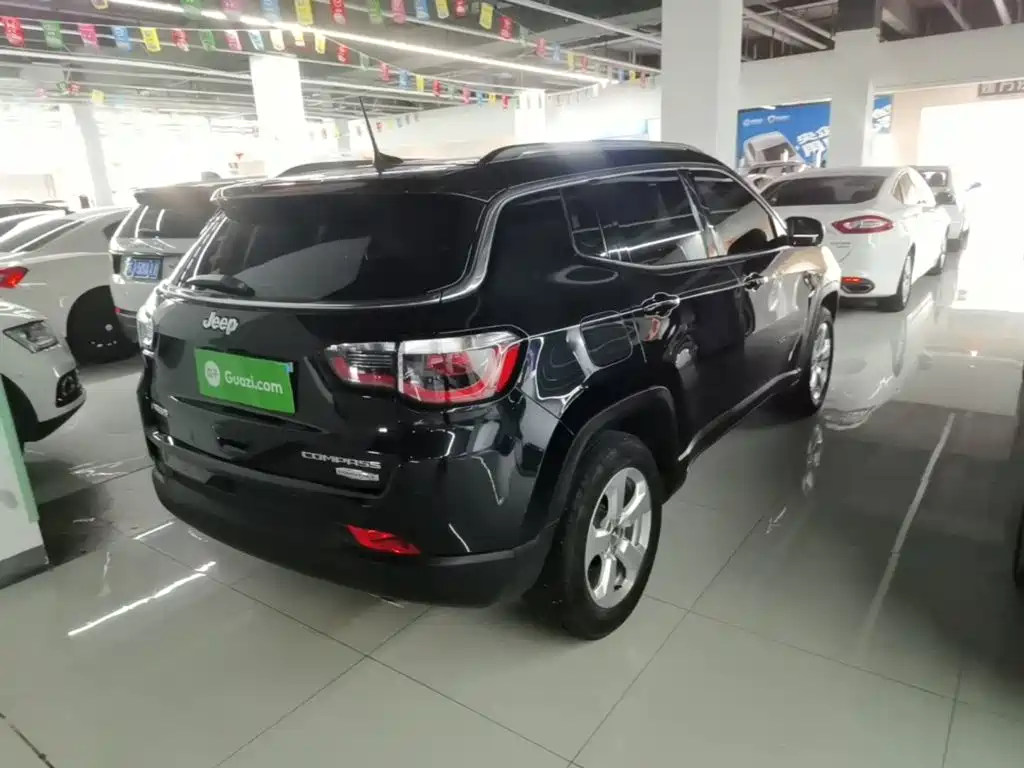 Jeep Compass — миниатюра 7