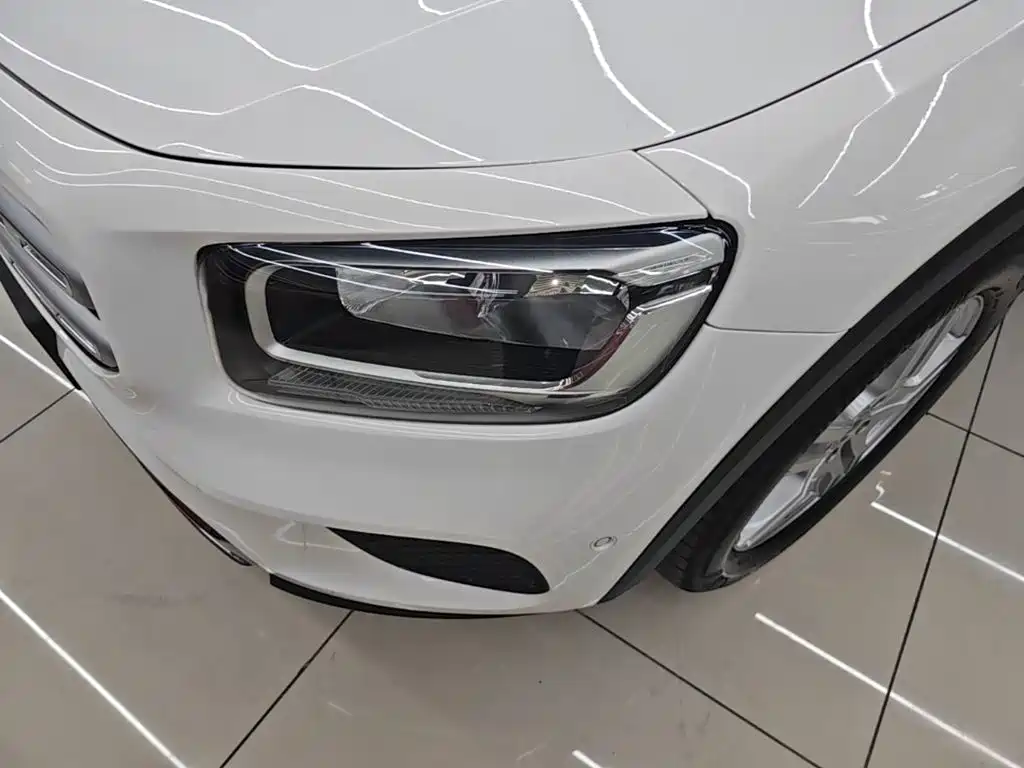 Mercedes-Benz GLB — миниатюра 24