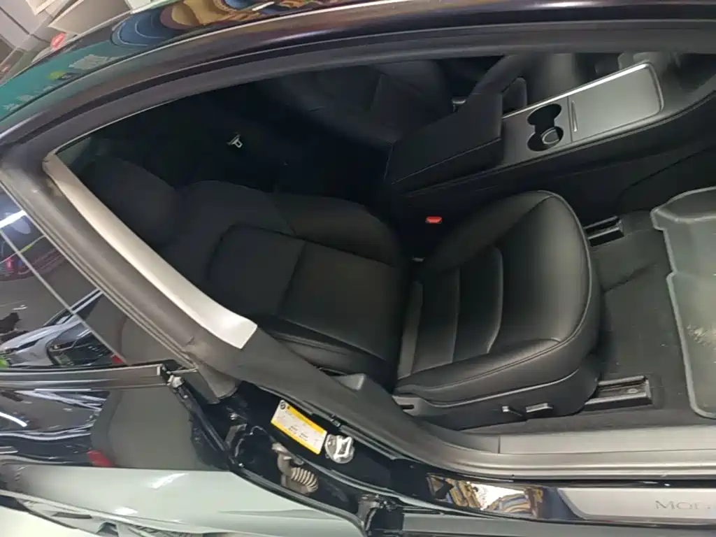 Tesla Model 3 — миниатюра 25