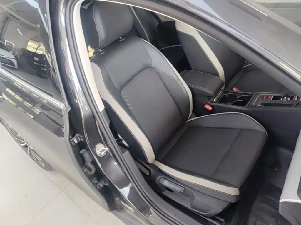 Volkswagen Golf — миниатюра 25