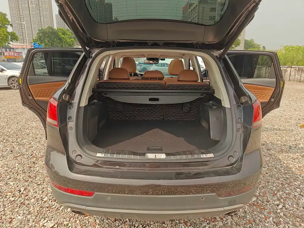 Borgward BX7 — миниатюра 12