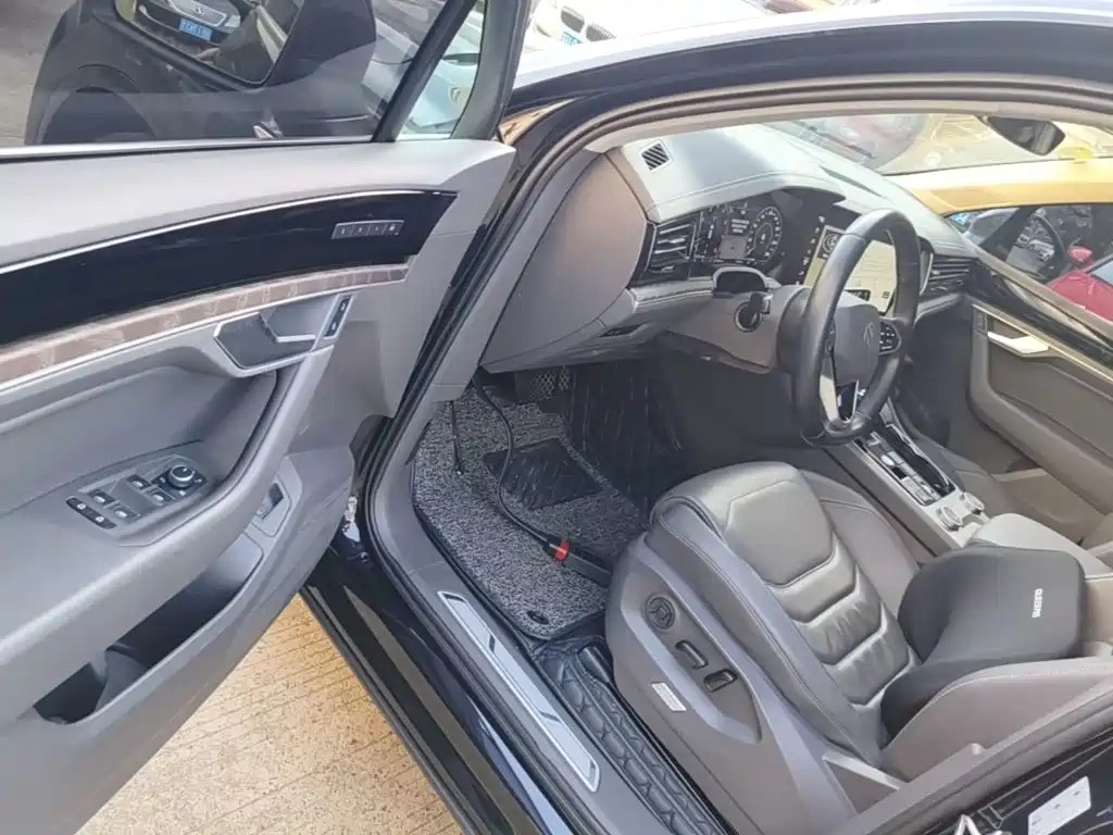 Volkswagen Touareg — миниатюра 16