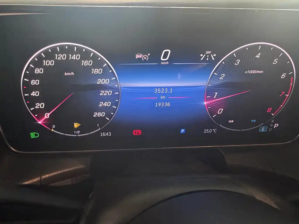 Mercedes-Benz GLC — миниатюра 10