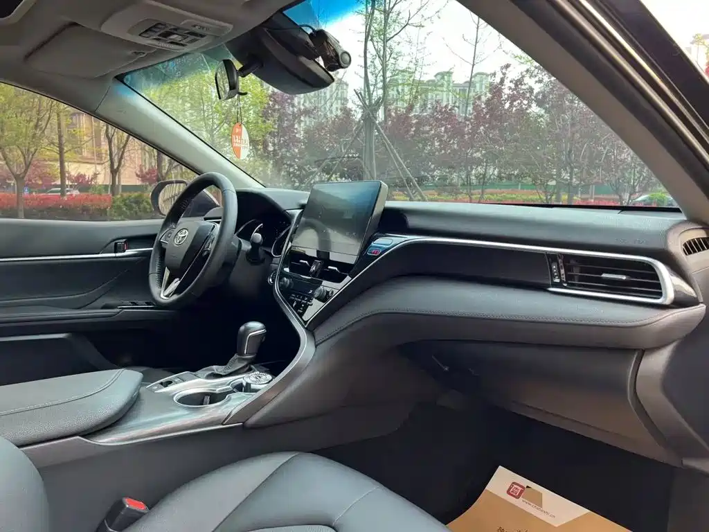 Toyota Camry — миниатюра 14