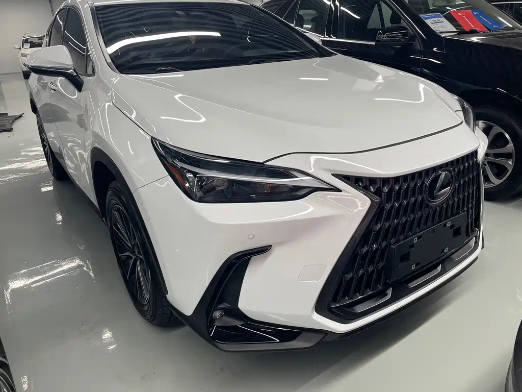 Lexus NX 2026 200