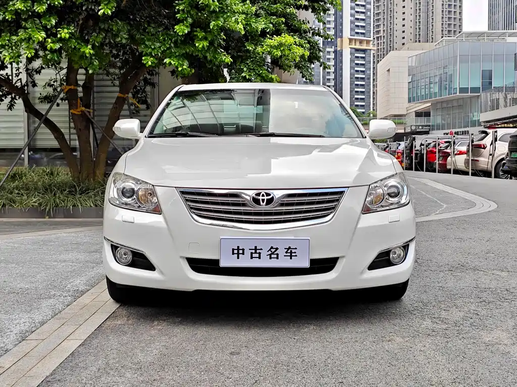 Toyota Camry — миниатюра 2