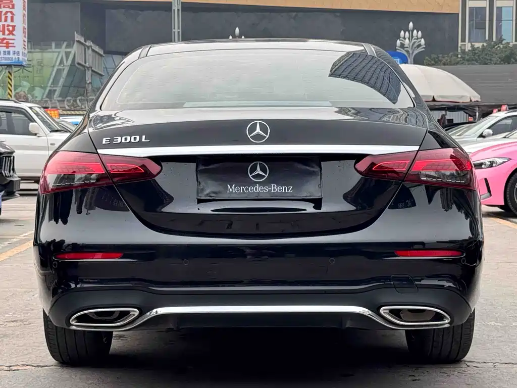 MERCEDES-BENZ E CLASS