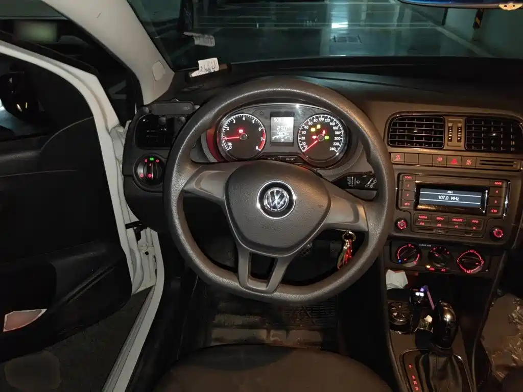 Volkswagen Polo — миниатюра 6