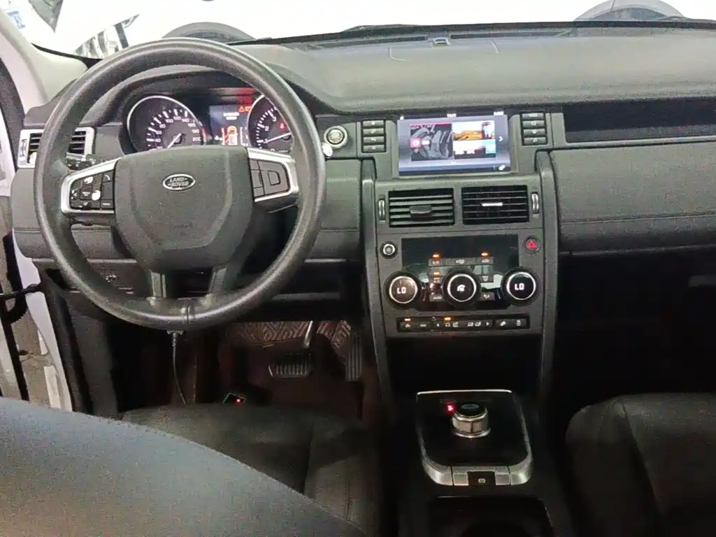 Land Rover Discovery Sport — миниатюра 10