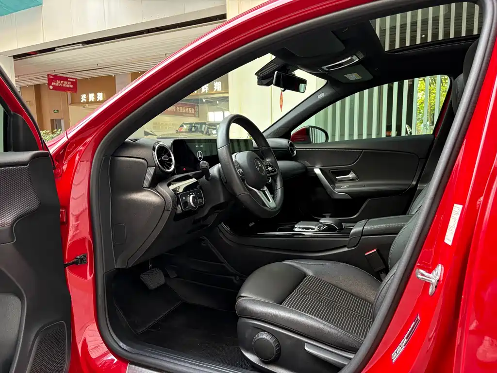 Mercedes-Benz A-Class (Import) — миниатюра 4