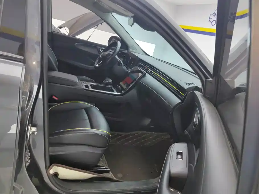 Roewe RX5 — миниатюра 8