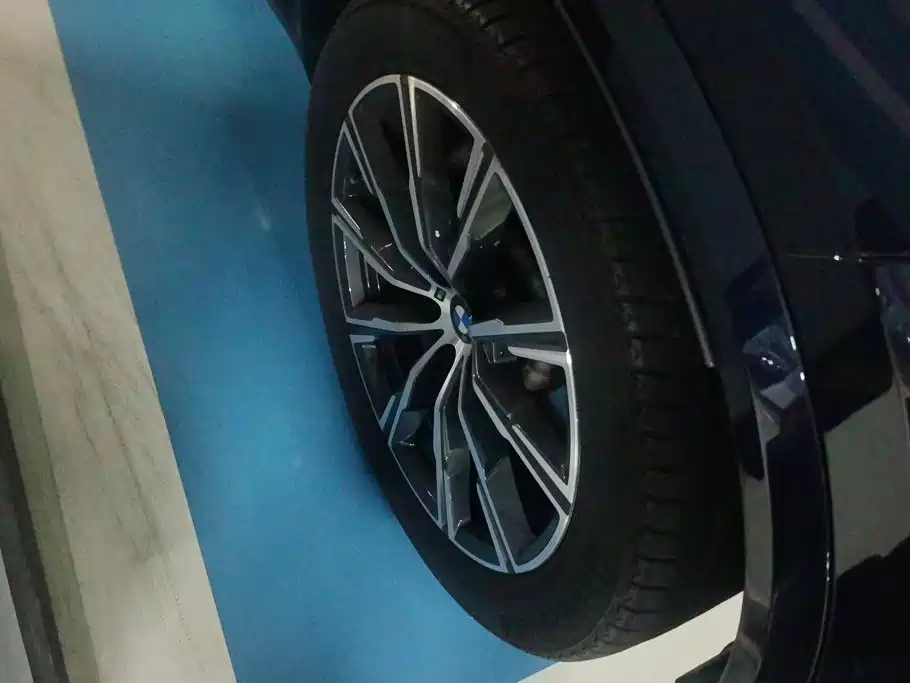 BMW X5 (Import) — миниатюра 6