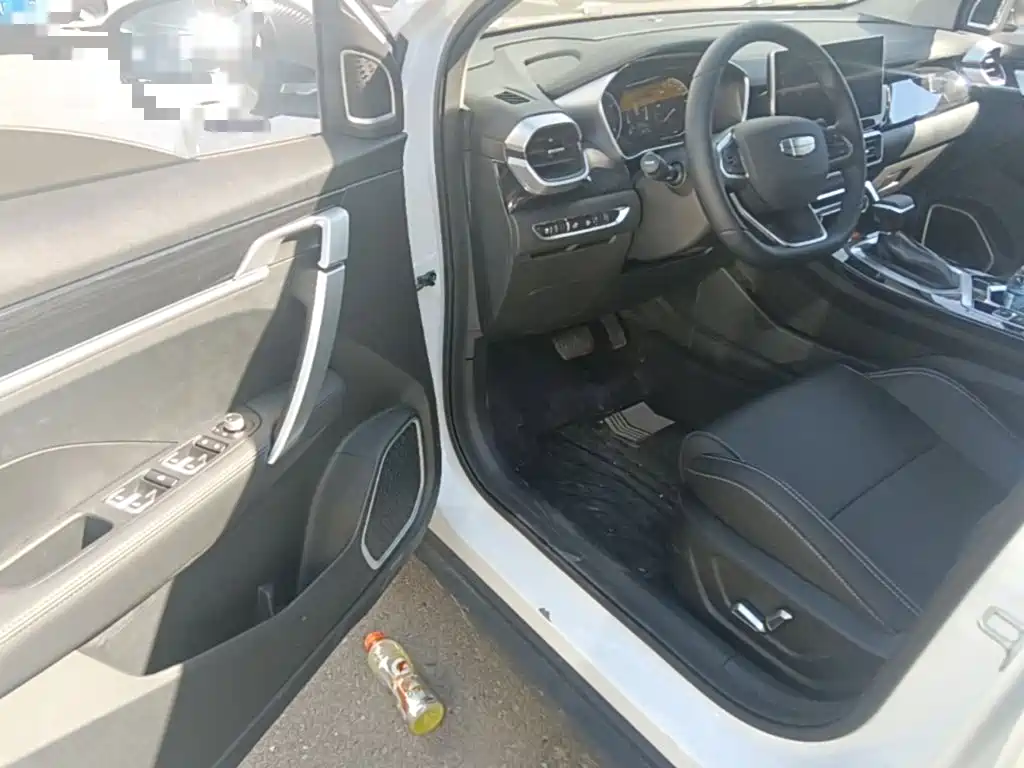 Geely Binyue — миниатюра 21