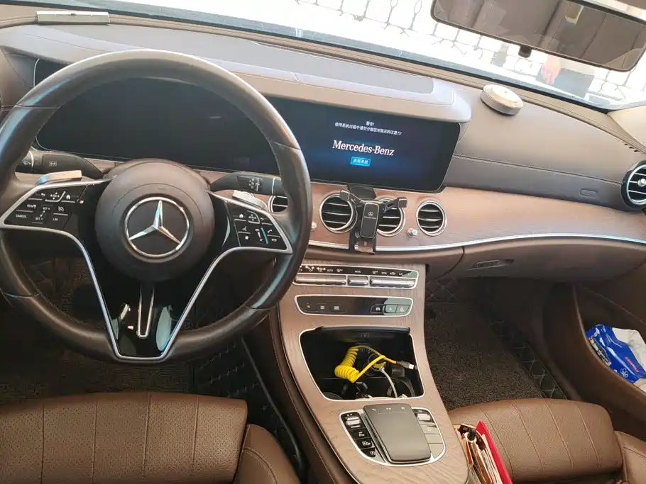 Mercedes-Benz E-Class — миниатюра 12
