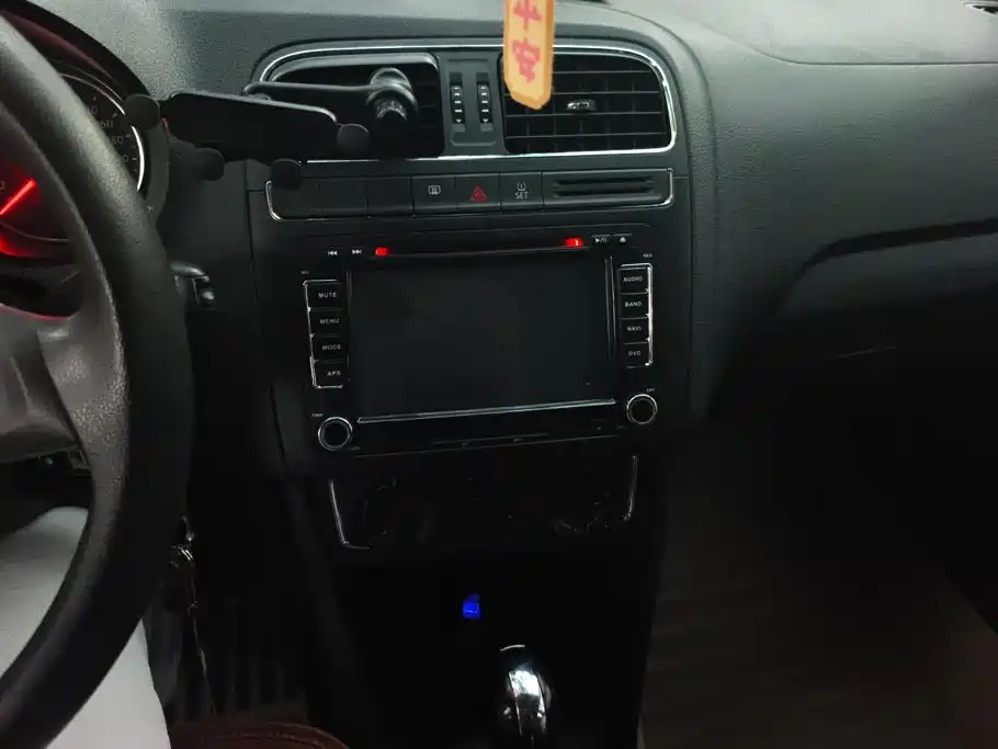 Volkswagen Polo — миниатюра 13
