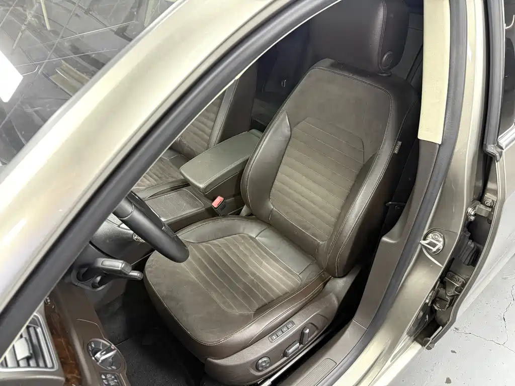 Volkswagen Magotan (Import) — миниатюра 9