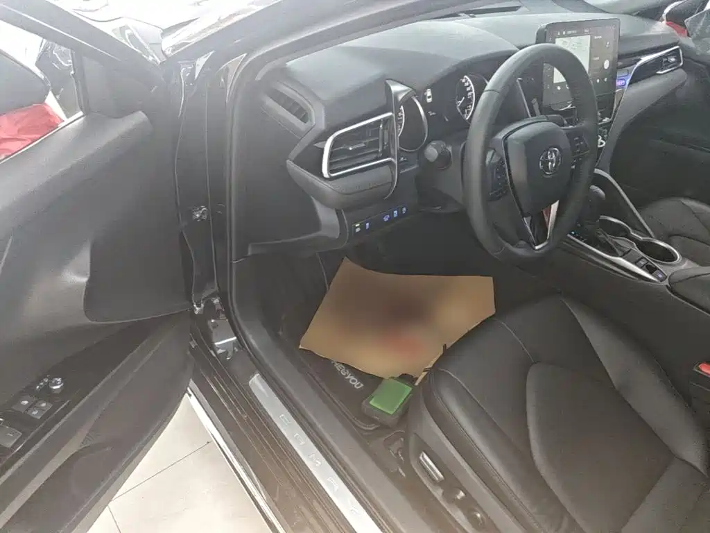 Toyota Camry — миниатюра 16