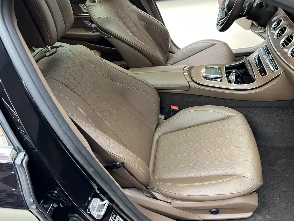 Mercedes-Benz E-Class — миниатюра 12