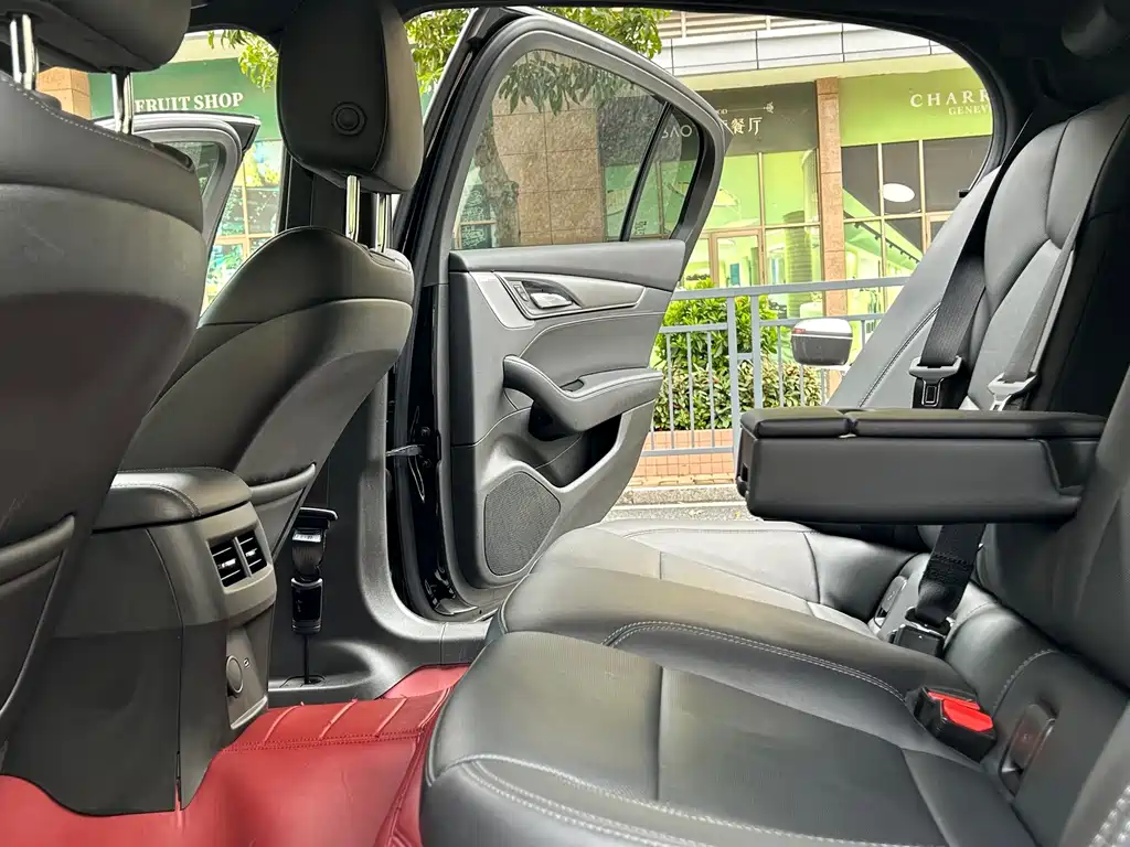 Cadillac CT5 — миниатюра 13