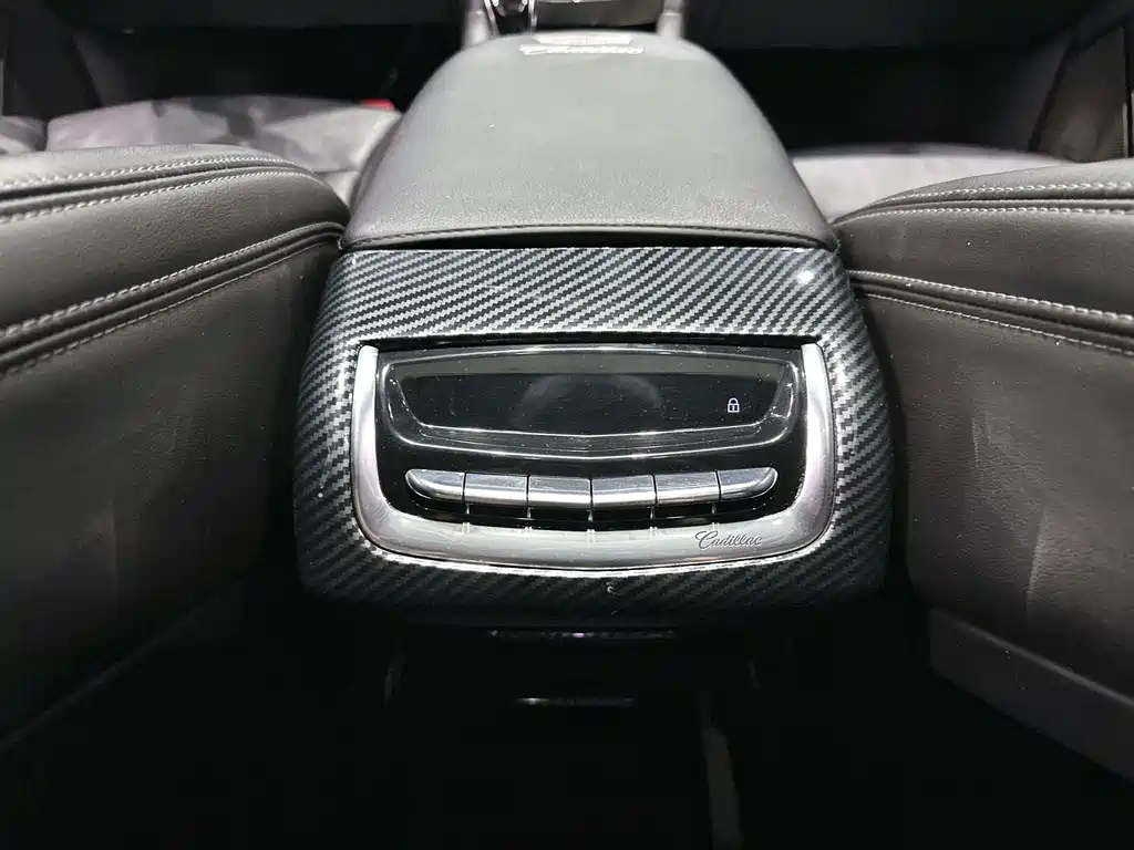 Cadillac XT6 — миниатюра 15