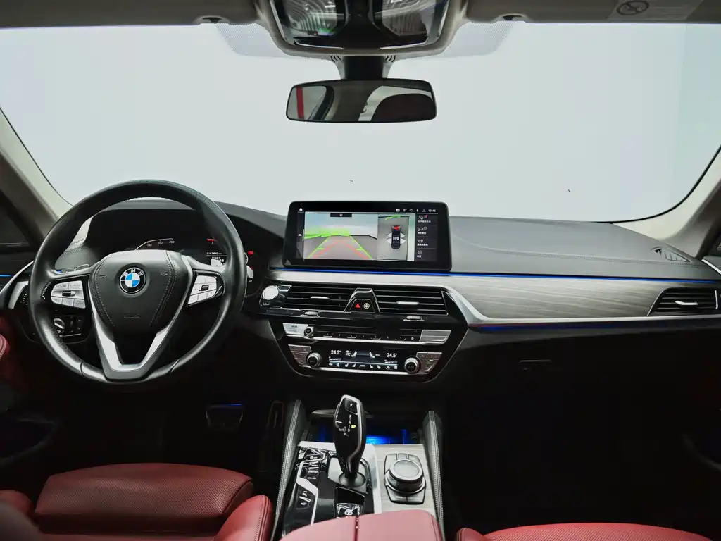 BMW 5 Series — миниатюра 9