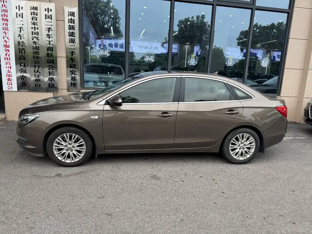 Buick Excelle — миниатюра 9