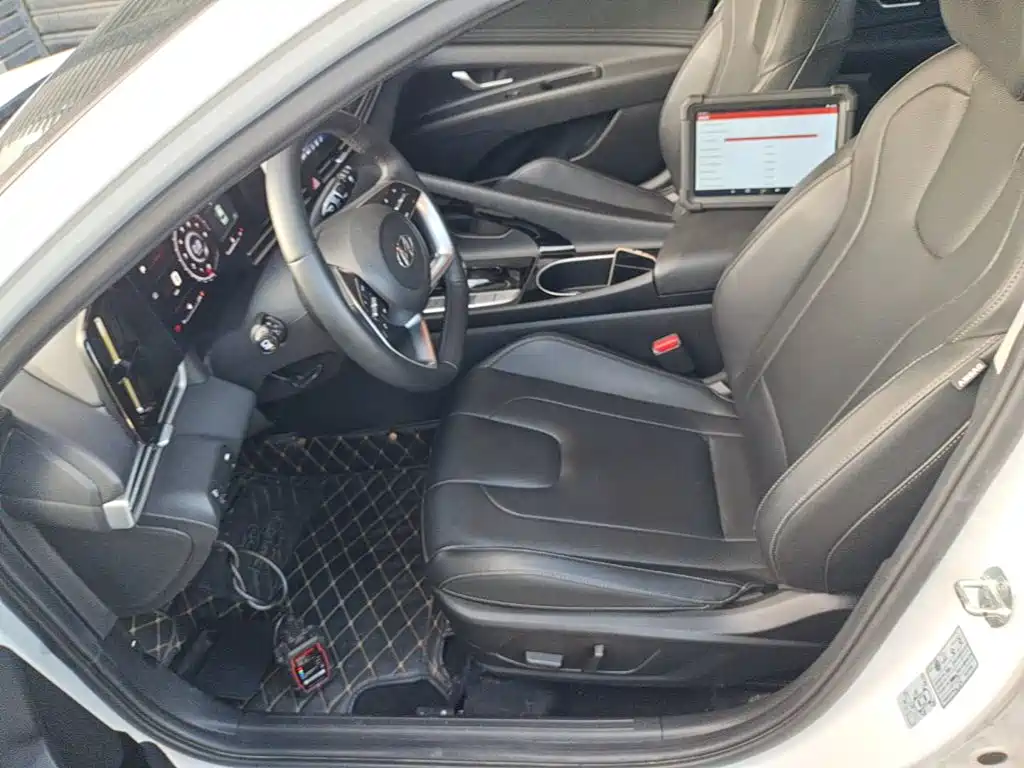 Hyundai Elantra — миниатюра 15