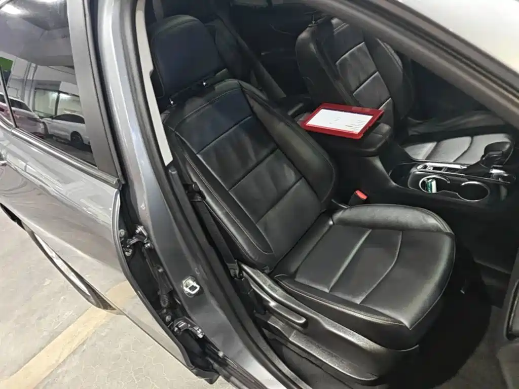 Chevrolet Equinox — миниатюра 25