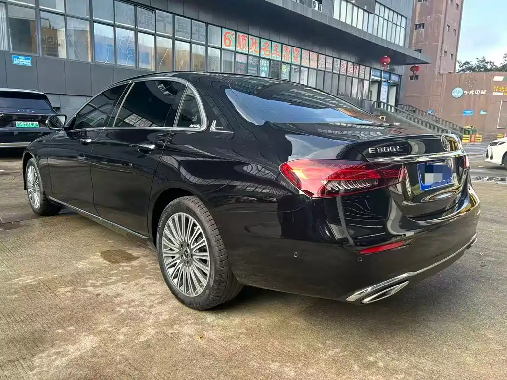 MERCEDES-BENZ E CLASS