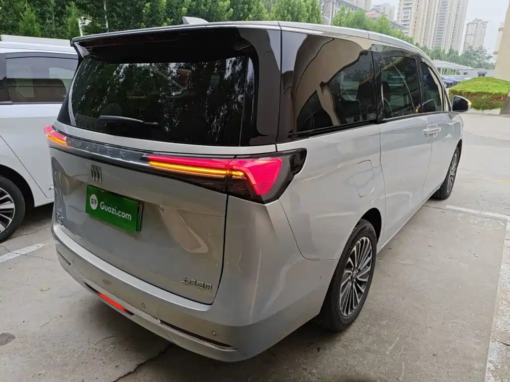 Buick GL8 Hybrid — миниатюра 7