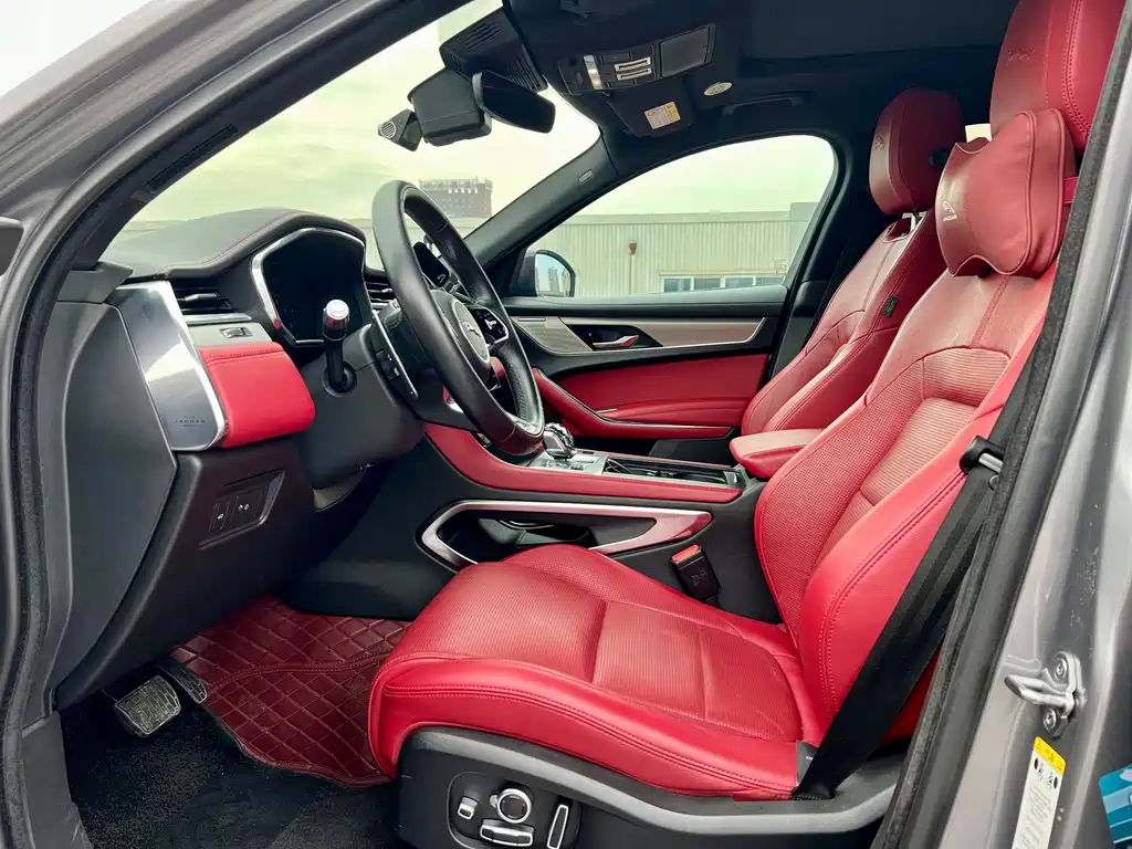Jaguar F-PACE — миниатюра 9
