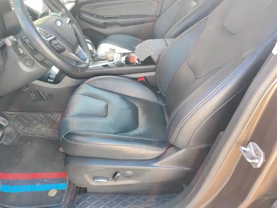 Ford Edge — миниатюра 9