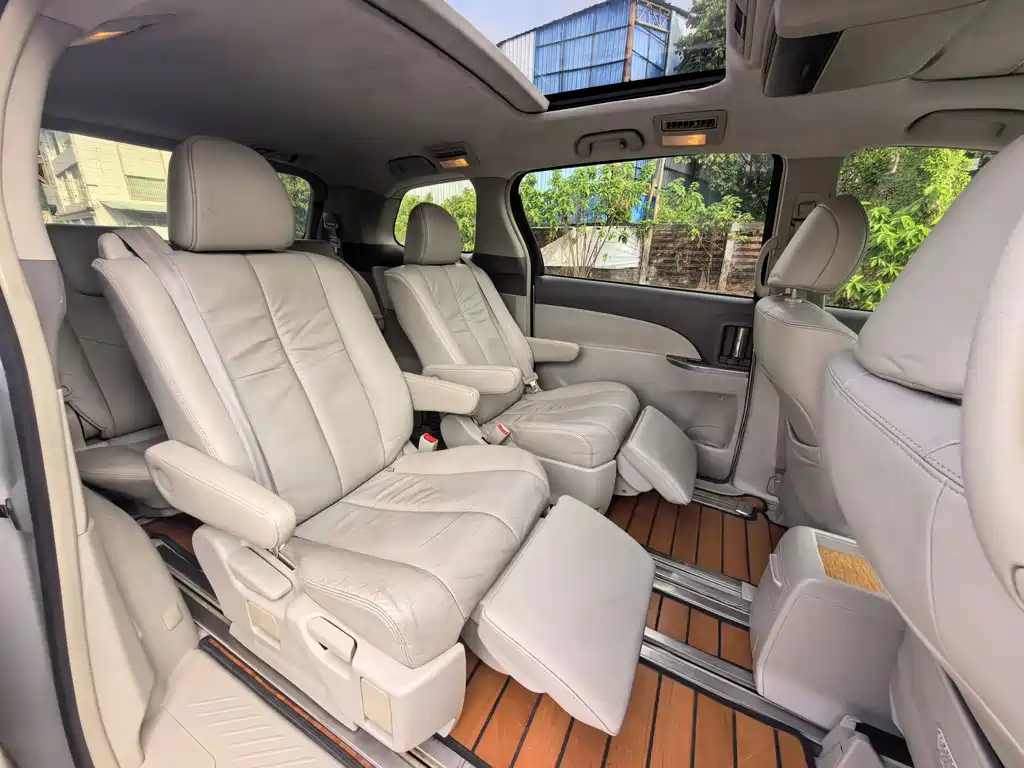 Toyota Previa — миниатюра 15