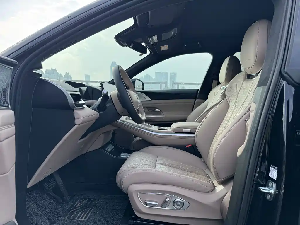 XPeng G9 — миниатюра 3